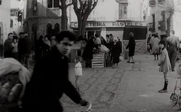 Imagen principal - Plaza Larga (1 y 3) y calle de paso, en Elvira. 