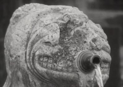 Imagen secundaria 1 - Imágenes desde La Alhambra. El león es una de las fuentes de las que habla Mateo: «Mira a ver qué te dice el león» 