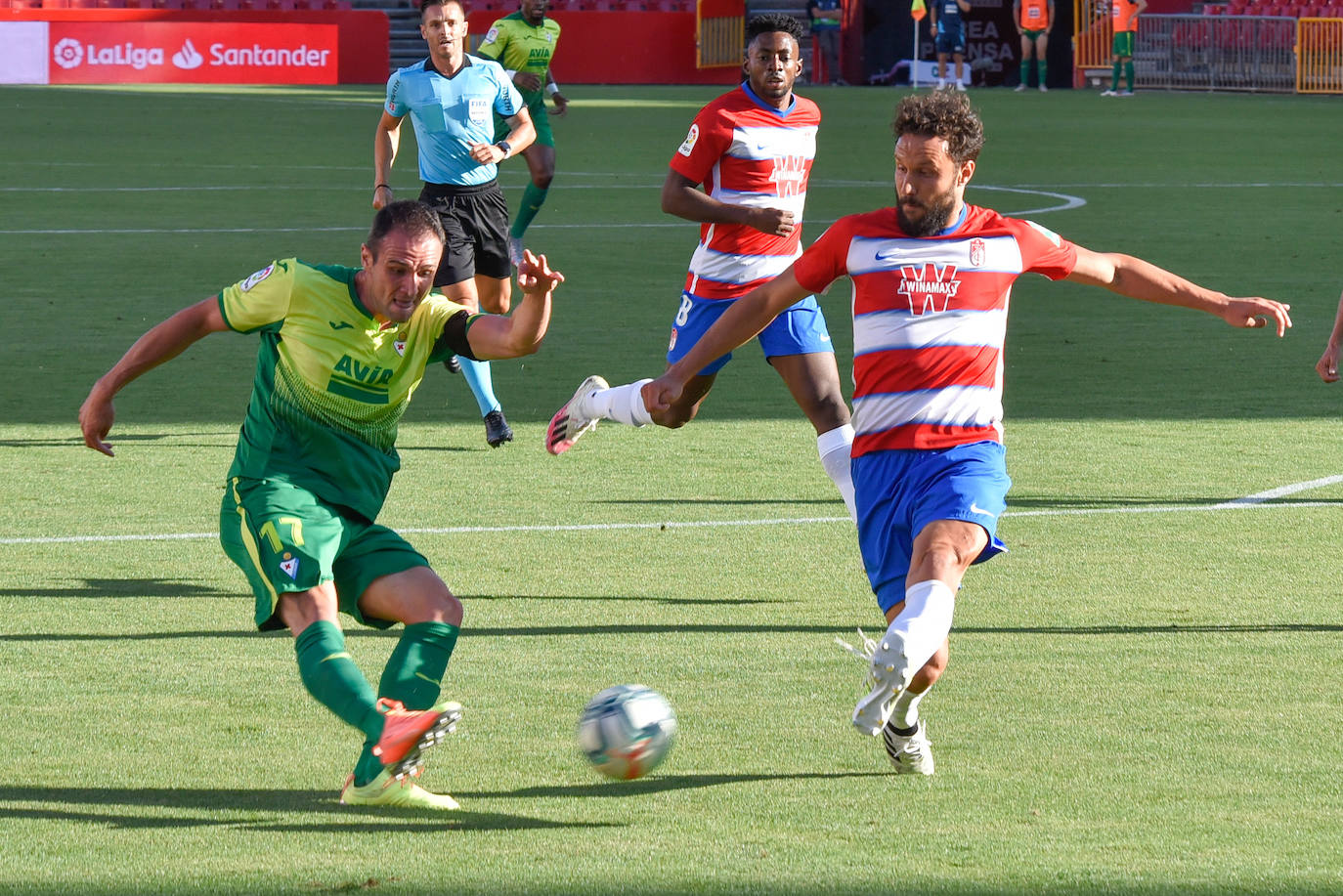 Los de Diego Martínez alcanzarían su primer gran objetivo a falta de seis jornadas