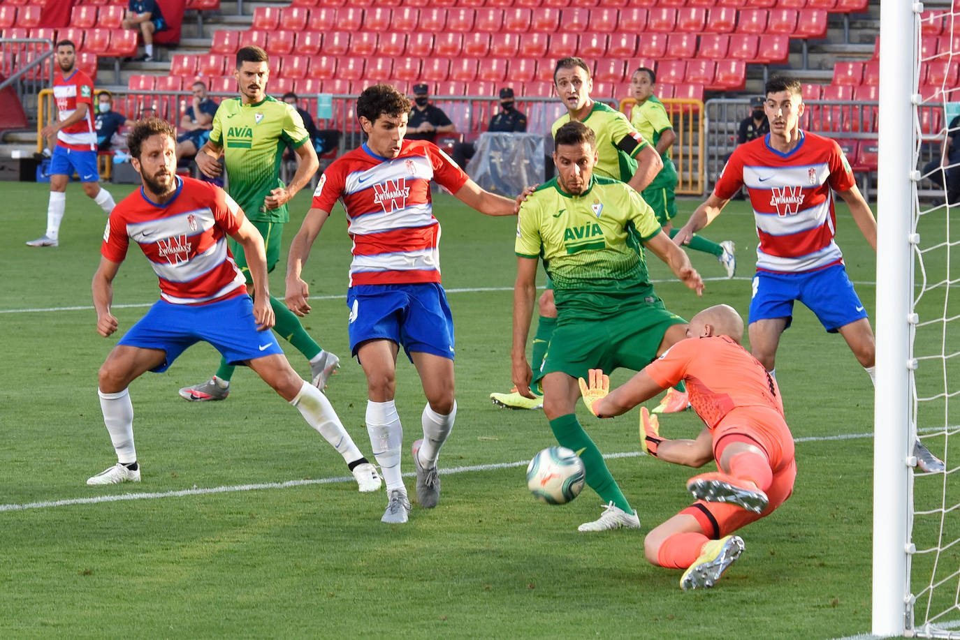 Los de Diego Martínez alcanzarían su primer gran objetivo a falta de seis jornadas