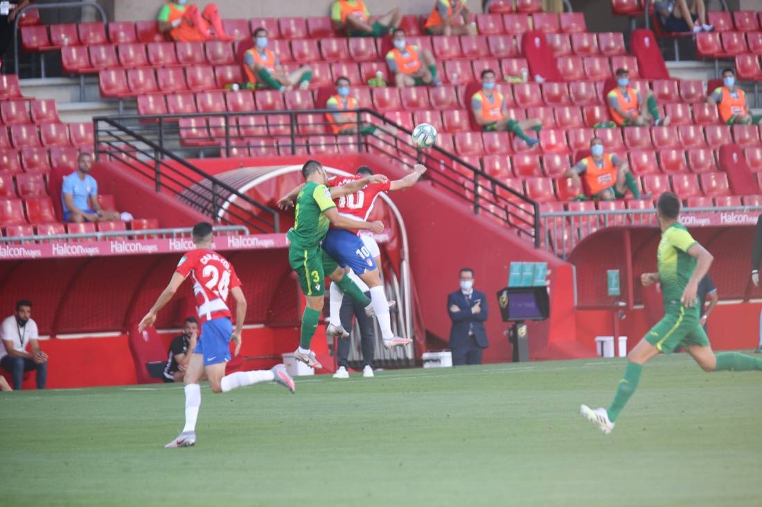 Los de Diego Martínez alcanzarían su primer gran objetivo a falta de seis jornadas