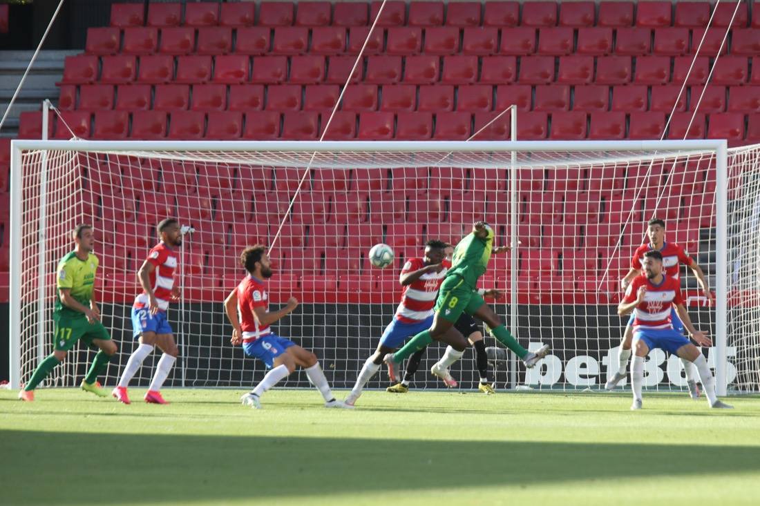 Los de Diego Martínez alcanzarían su primer gran objetivo a falta de seis jornadas