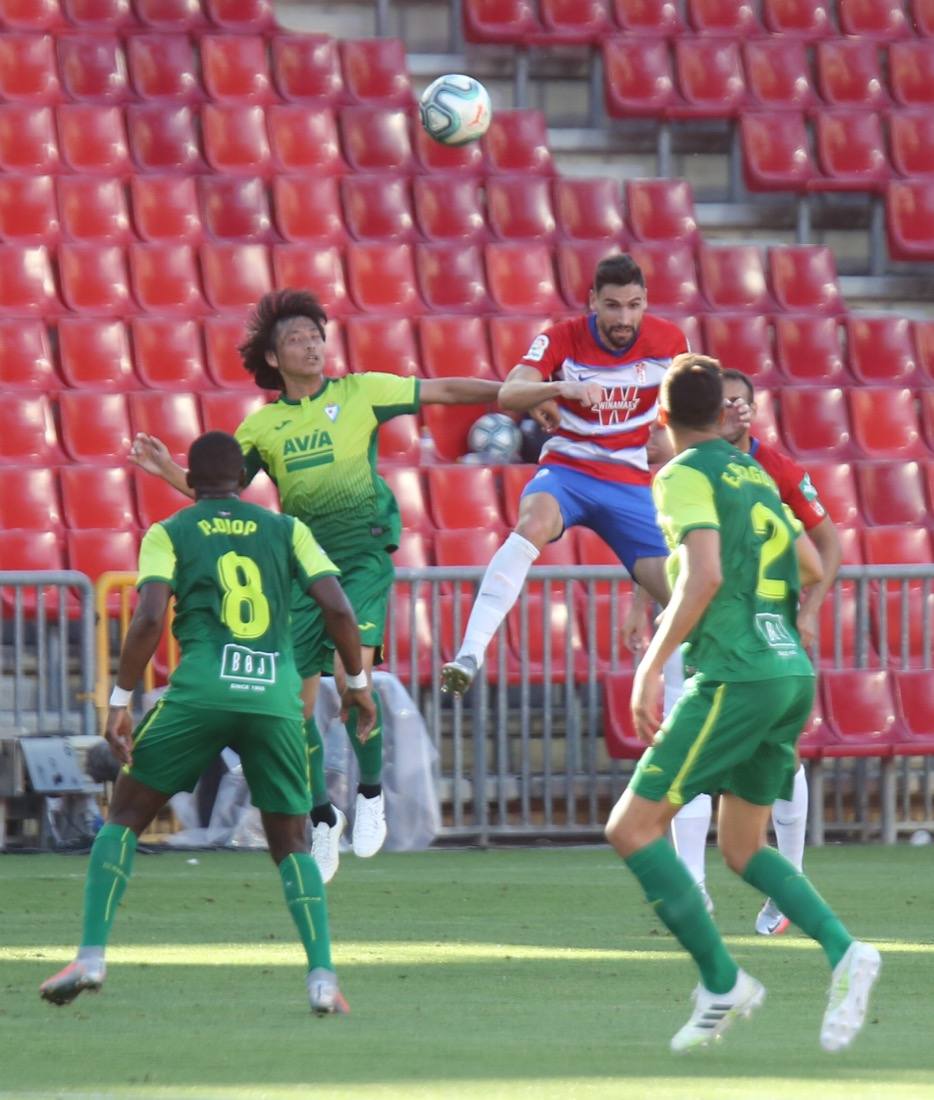 Los de Diego Martínez alcanzarían su primer gran objetivo a falta de seis jornadas