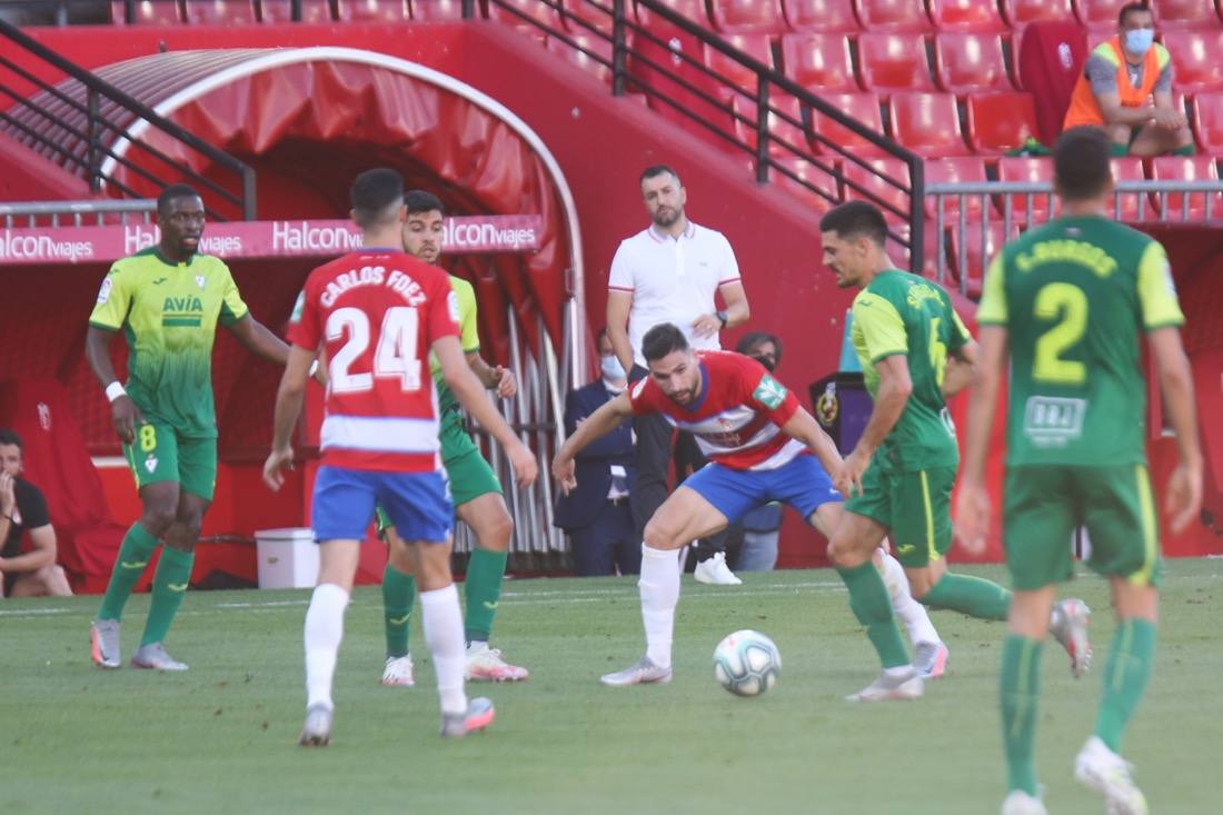 Los de Diego Martínez alcanzarían su primer gran objetivo a falta de seis jornadas