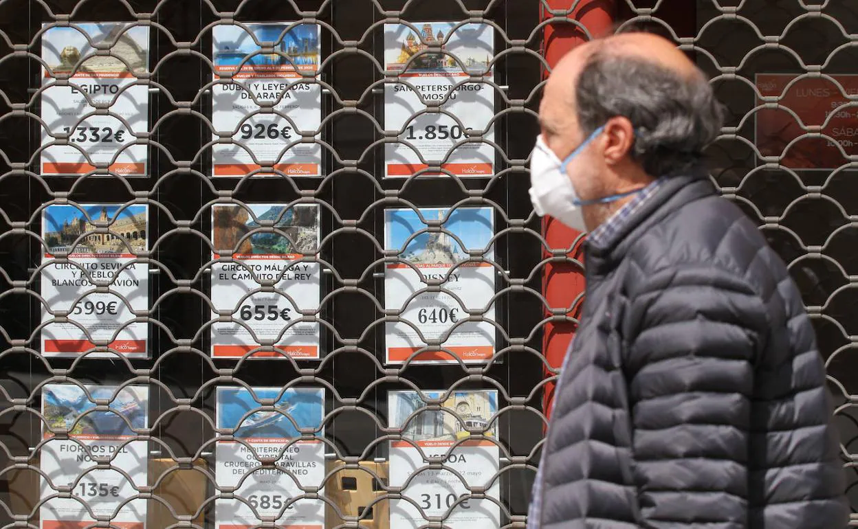 Agencia de viajes en Bilbao cerrada por el confinamiento 