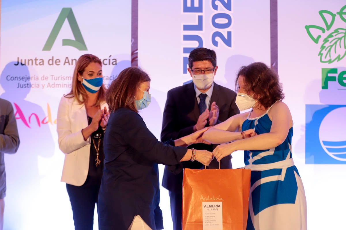 Marín apunta al récord de Banderas Azules en las playas andaluzas como otra marca de la excelencia del destino