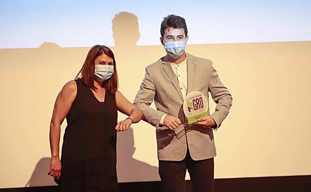 Alberto Cortés, CEO de Steviados, junto a Rocío González, responsable de eventos de CMA Comunicación.