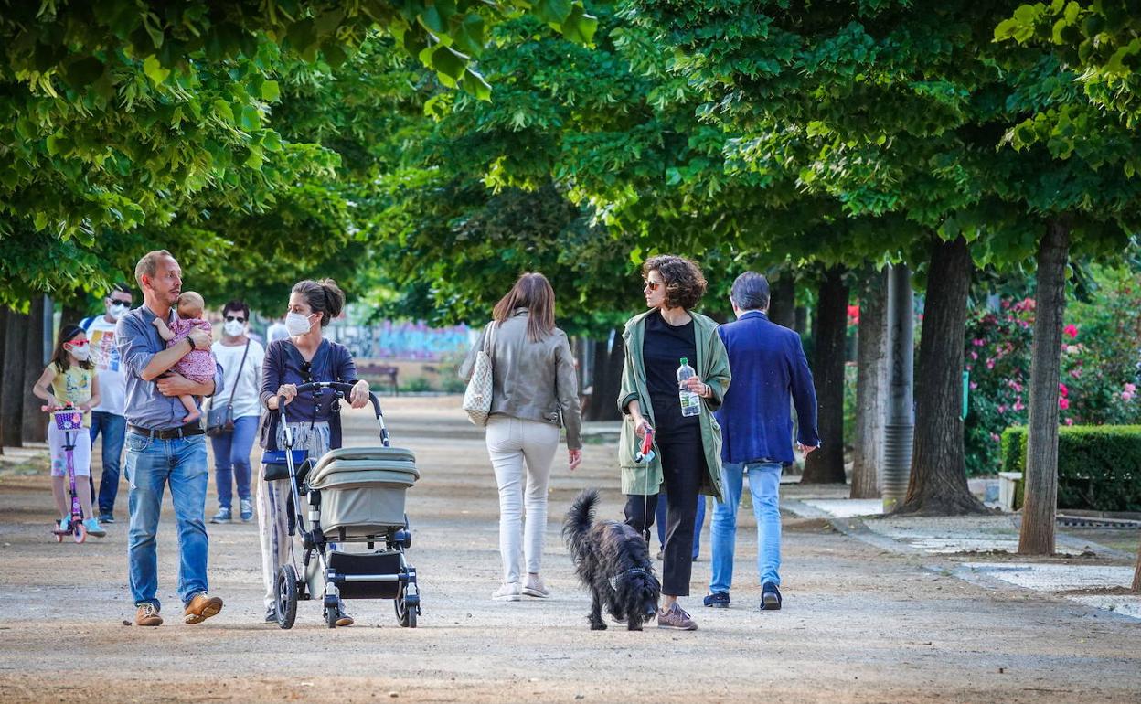 Familias en el parque García Lorca. 