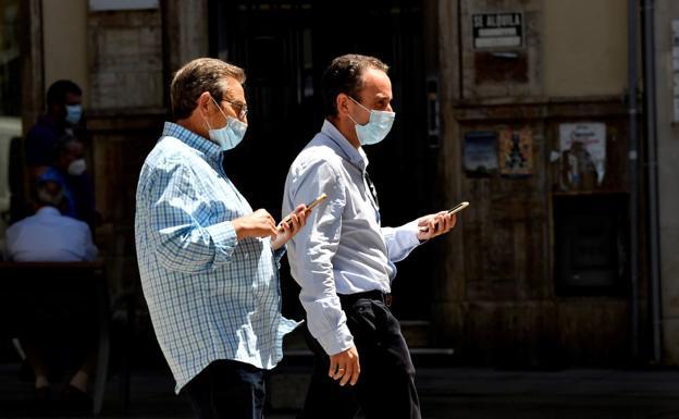 Sanidad advierte de las ocho reglas obligatorias para llevar mascarillas quirúrgicas