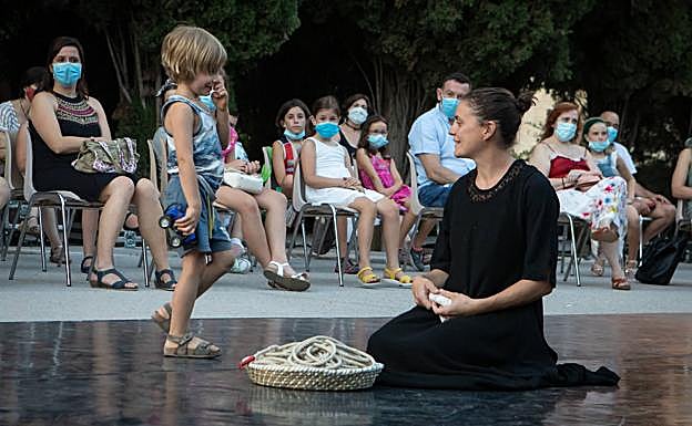 'Espera es un espectáculo circense muy participativo.