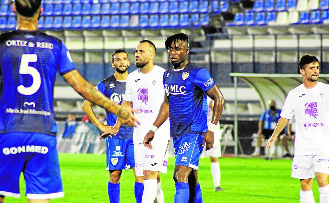 Poco ha durado la tranquilidad en la casa blanca tras la victoria ante el Linares Deportivo. 