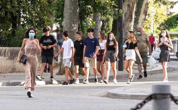 Más de un tercio de los brotes activos en Andalucía están localizados en Granada