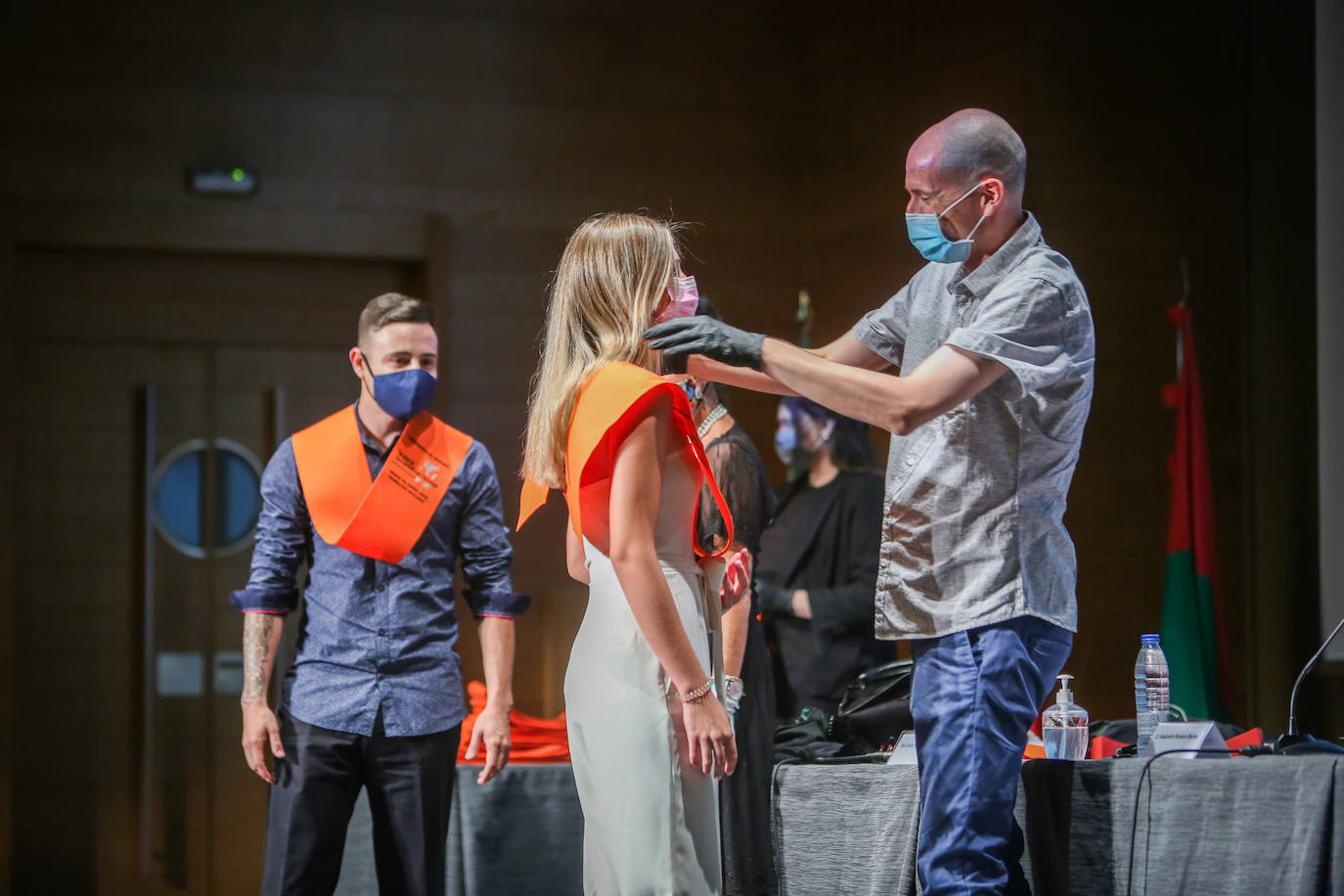 Fotos: Los recién egresados en Sociología celebran su ceremonia con medidas de seguridad