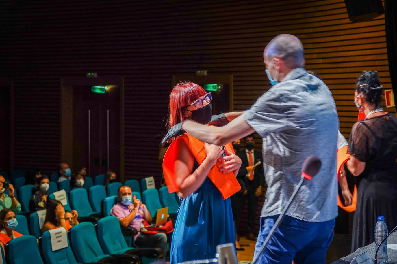 Fotos: Los recién egresados en Sociología celebran su ceremonia con medidas de seguridad