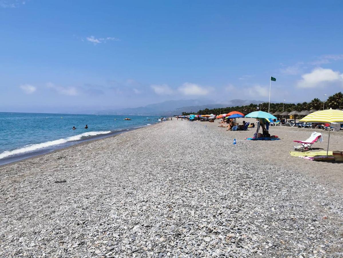 La playa de San Cristóbal presenta este mediodía de domingo un aspecto formidable. 