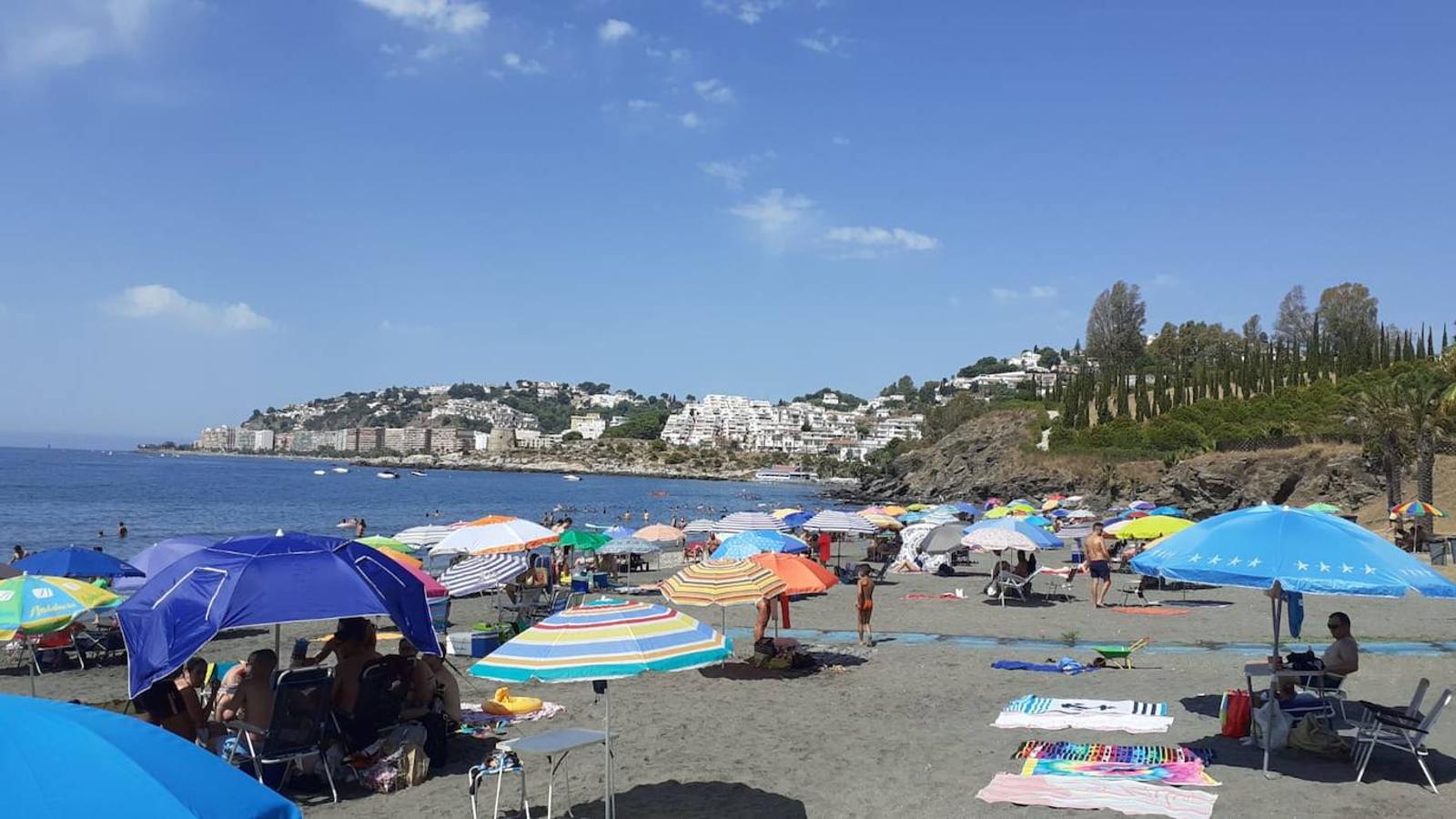 La playa de San Cristóbal presenta este mediodía de domingo un aspecto formidable. 