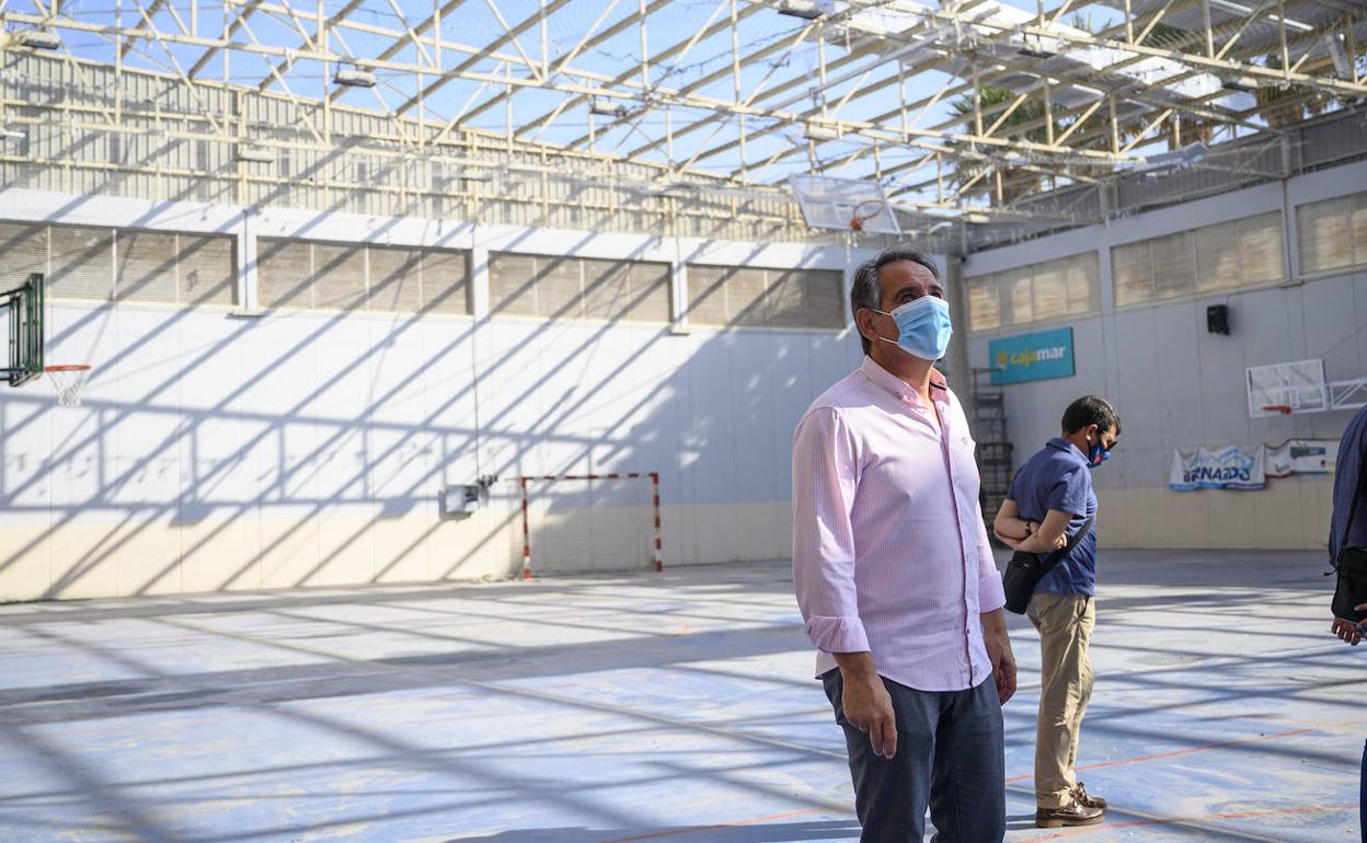 El Patronato de Almería renueva el techo del Pabellón de La Cañada y acabará con las entradas de agua en la pista