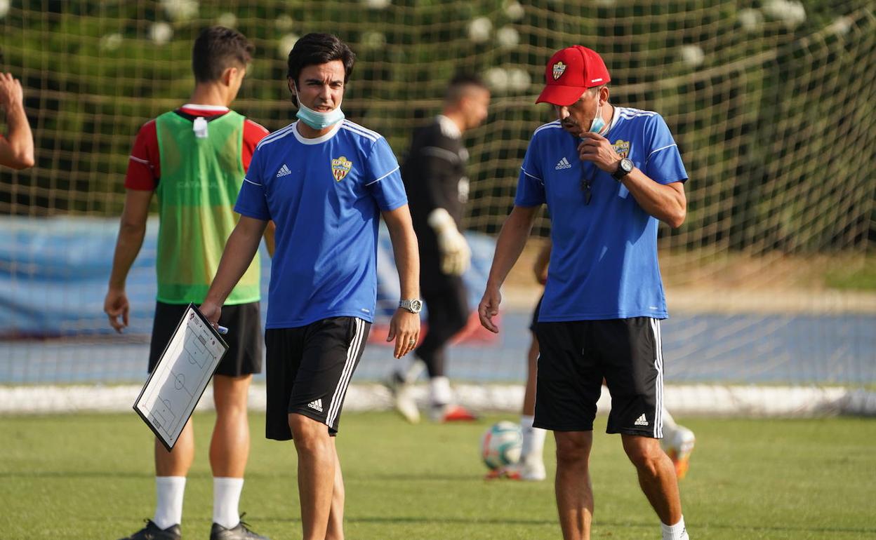 La llegada de Mario Silva no cambió nada en el equipo. 