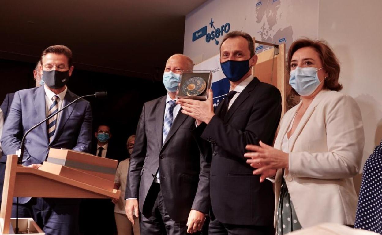 El Ministerio de Ciencia e Innovación, Pedro Duque, en Granada.