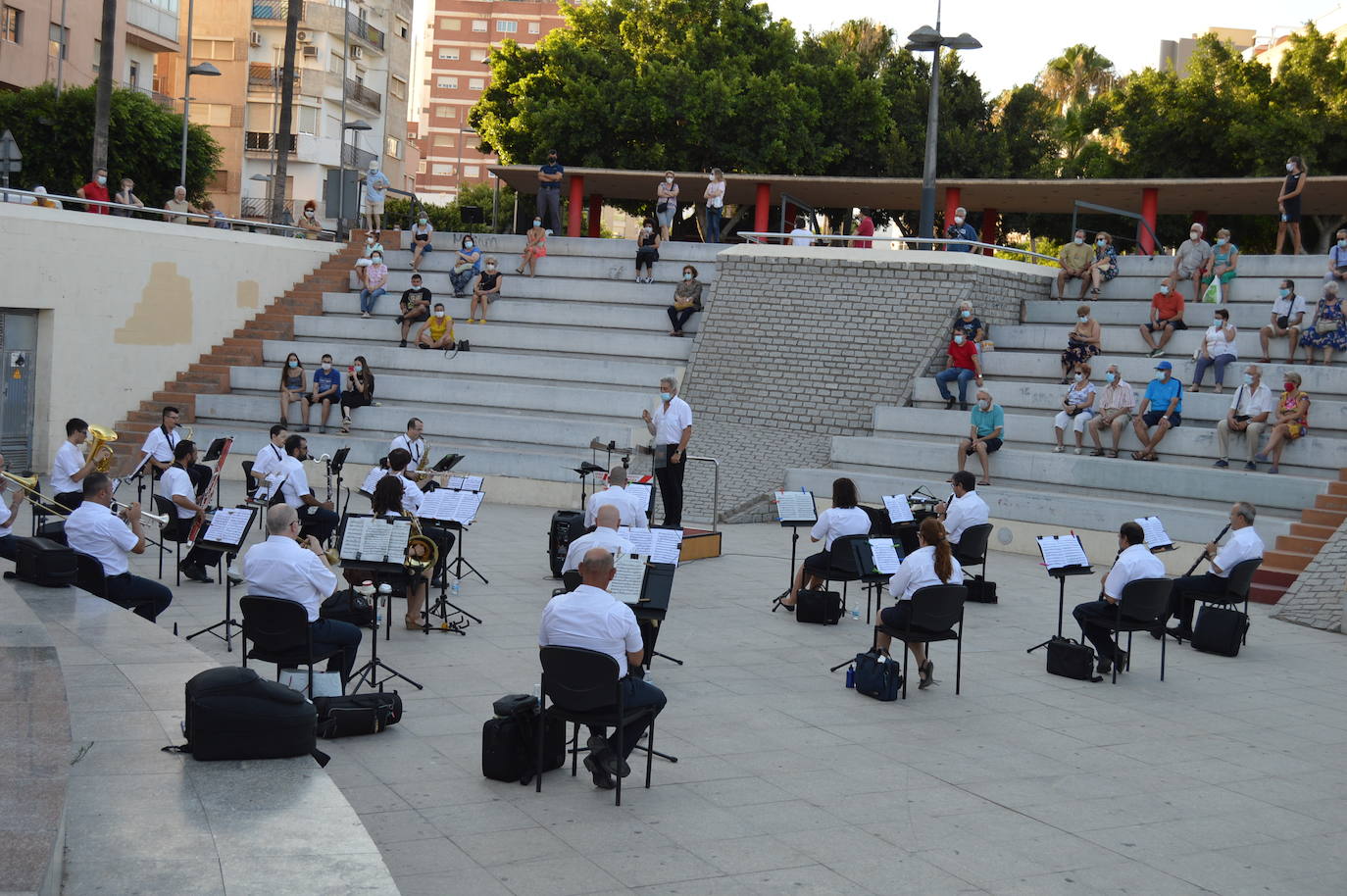 La Banda Municipal actuó en el Anfiteatro de la Rambla. 