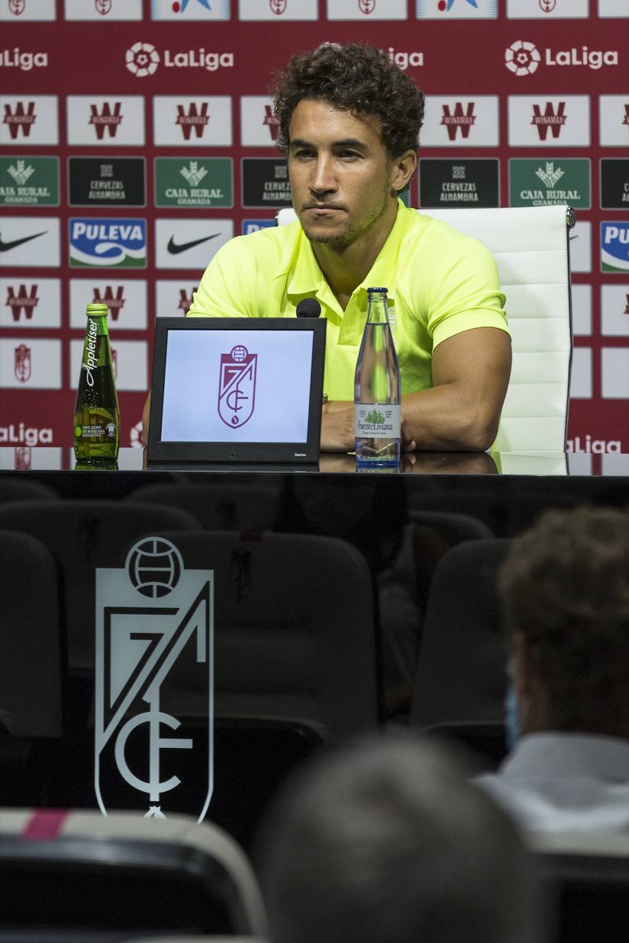 El primer fichaje del Granada CF en la presente temporada ha comparecido este lunes ante los medios de comunicación 