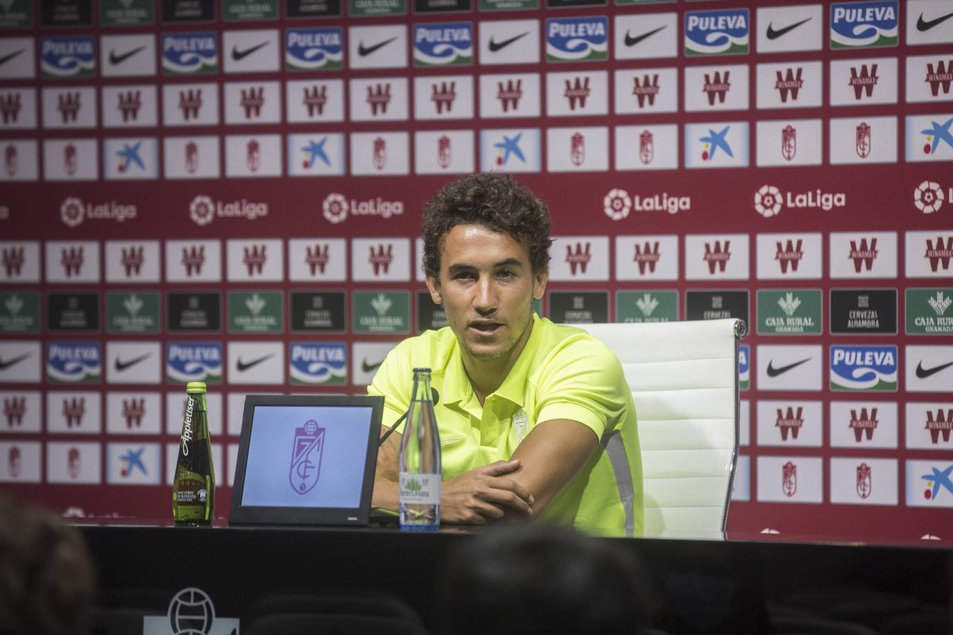 El primer fichaje del Granada CF en la presente temporada ha comparecido este lunes ante los medios de comunicación 