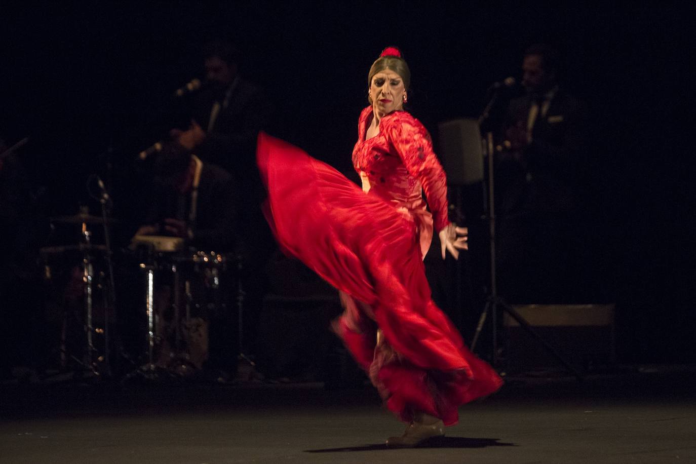 El bailaor Manuel Liñán presenta su obra '¡Viva!' en el teatro del Generalife