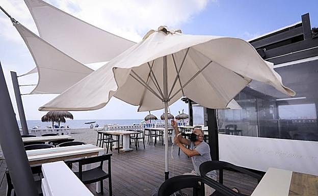 Playa Granada encara una segunda reapertura turística