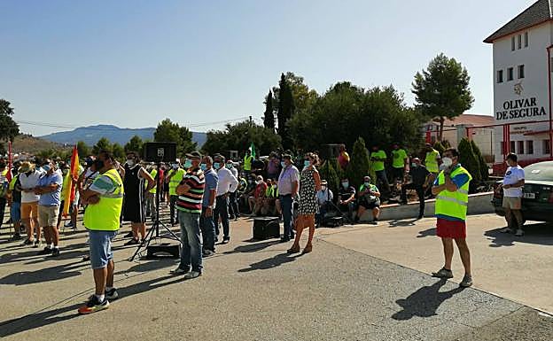 Asistentes a la lectura del manifiesto. 