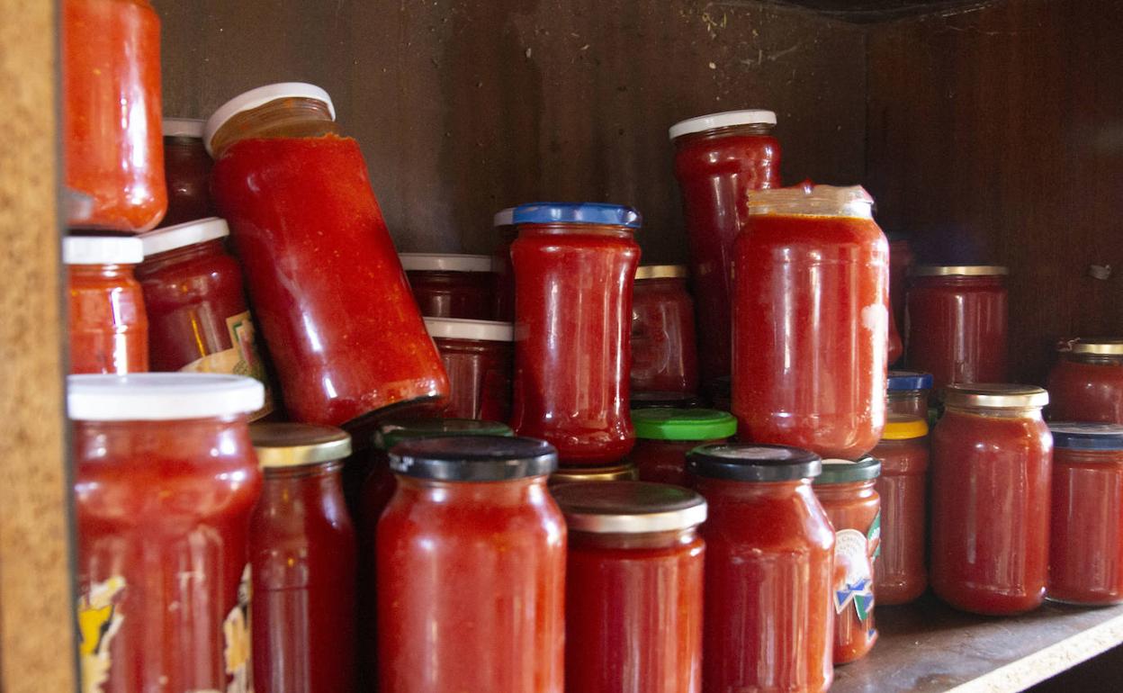 La OCU desvela qué hay detrás de los tomates fritos y triturados de los supermercados