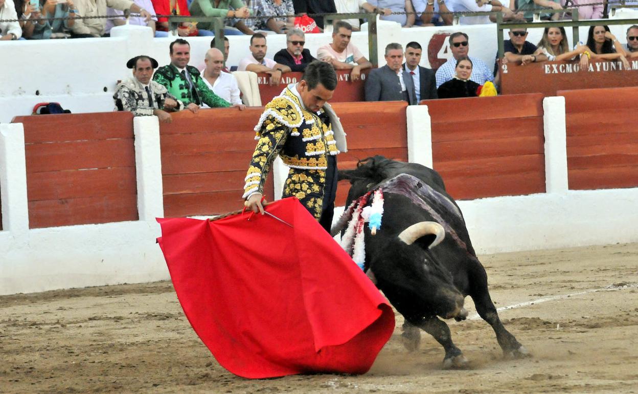 Faena del torero José María Manzanares, en la Plaza de Toros de Linares, en la Feria del año pasado. 