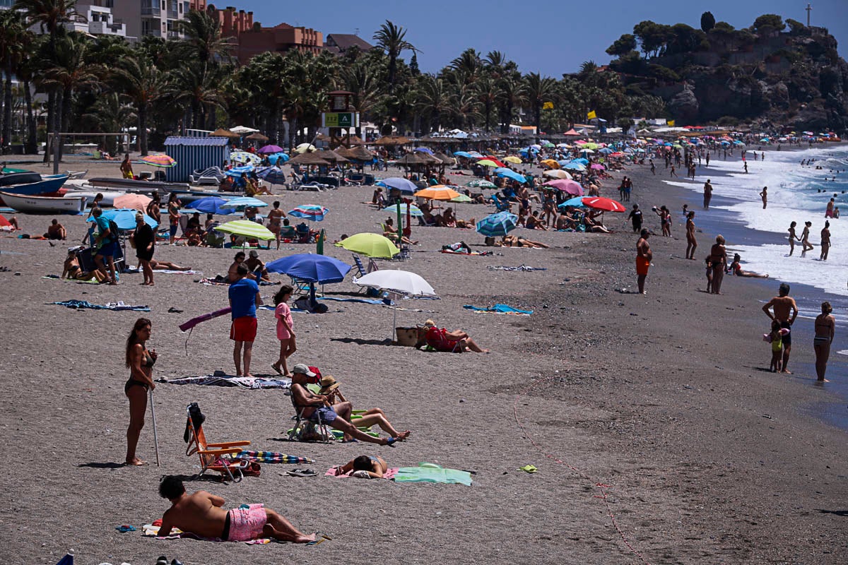 Fotos: Así se ha vivido en la costa un 15 de agosto sin fuegos artificiales