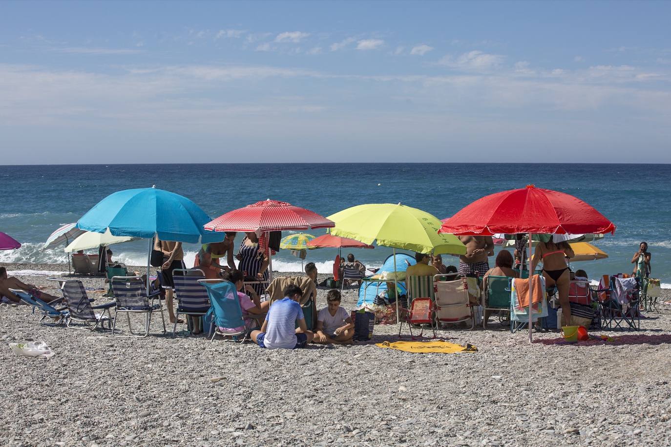 Ambiente en las playas de la Costa Tropical este domingo