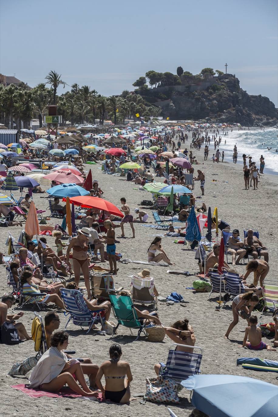 Ambiente en las playas de la Costa Tropical este domingo