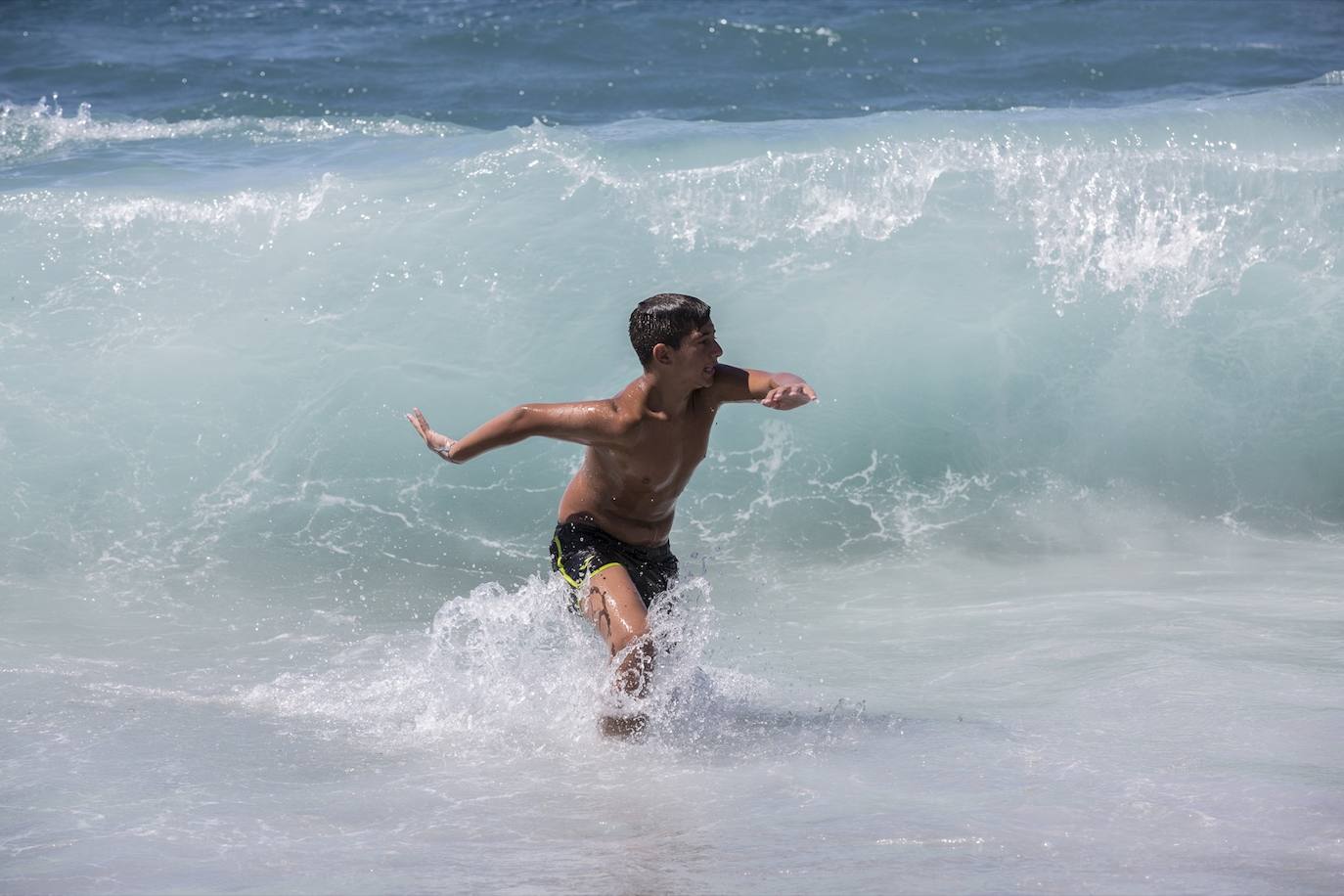 Ambiente en las playas de la Costa Tropical este domingo