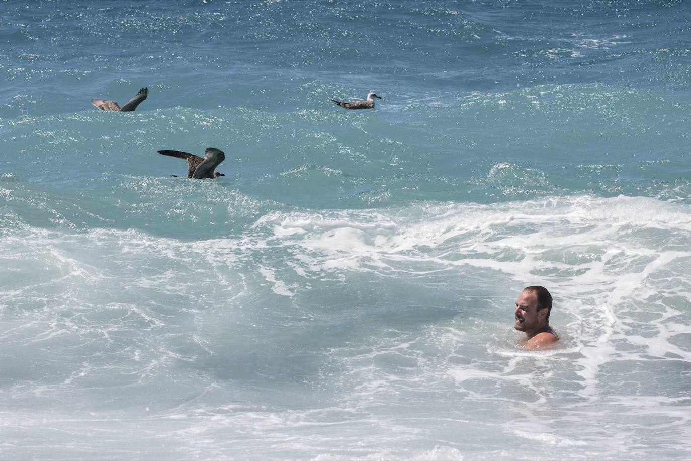 Ambiente en las playas de la Costa Tropical este domingo