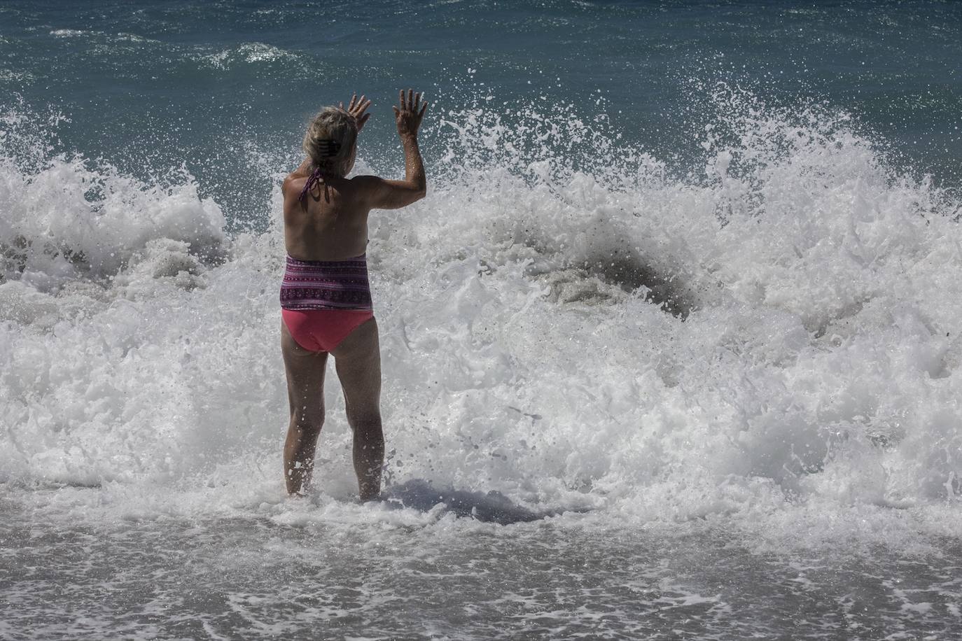 Ambiente en las playas de la Costa Tropical este domingo