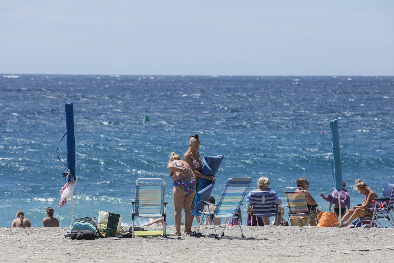 Ambiente en las playas de la Costa Tropical este domingo