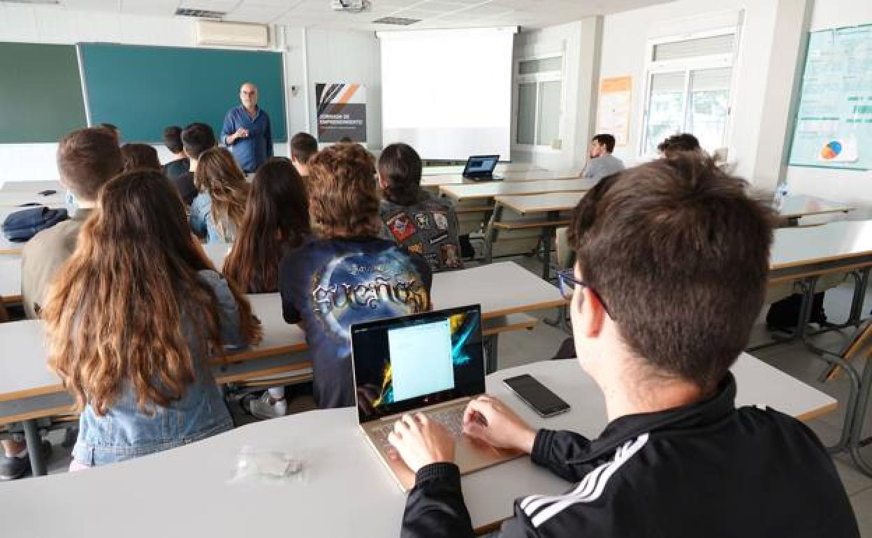 61 carreras universitarias no tienen paro en Andalucía