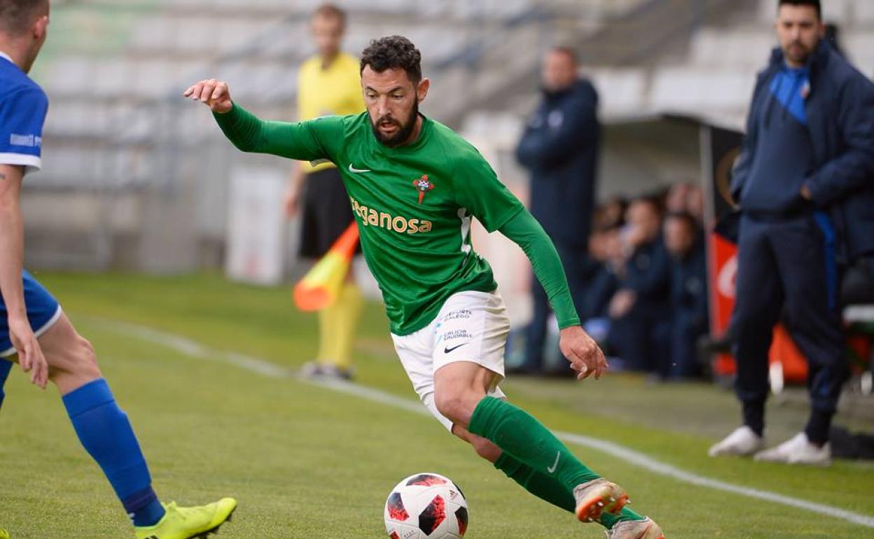 El jugador, natural de Baños de la Encina, jugará en Linares tras dos temporadas en Ferrol.