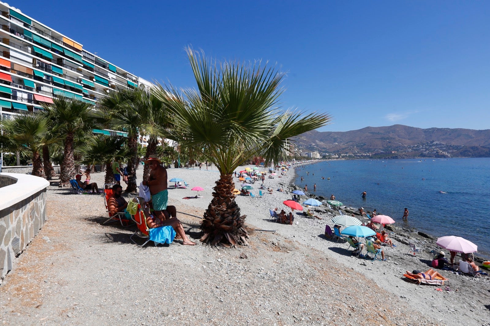 Veraneantes aprovechan los últimos días de mes para escaparse a las localides del litoral. 
