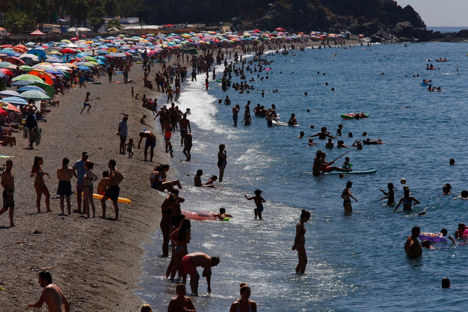 Veraneantes aprovechan los últimos días de mes para escaparse a las localides del litoral. 