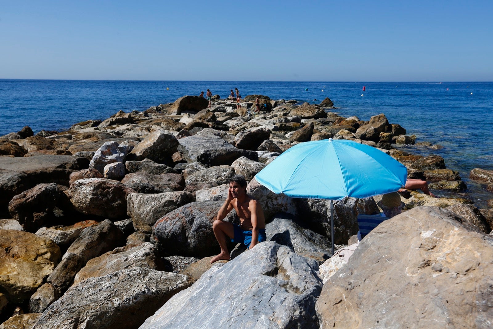 Veraneantes aprovechan los últimos días de mes para escaparse a las localides del litoral. 