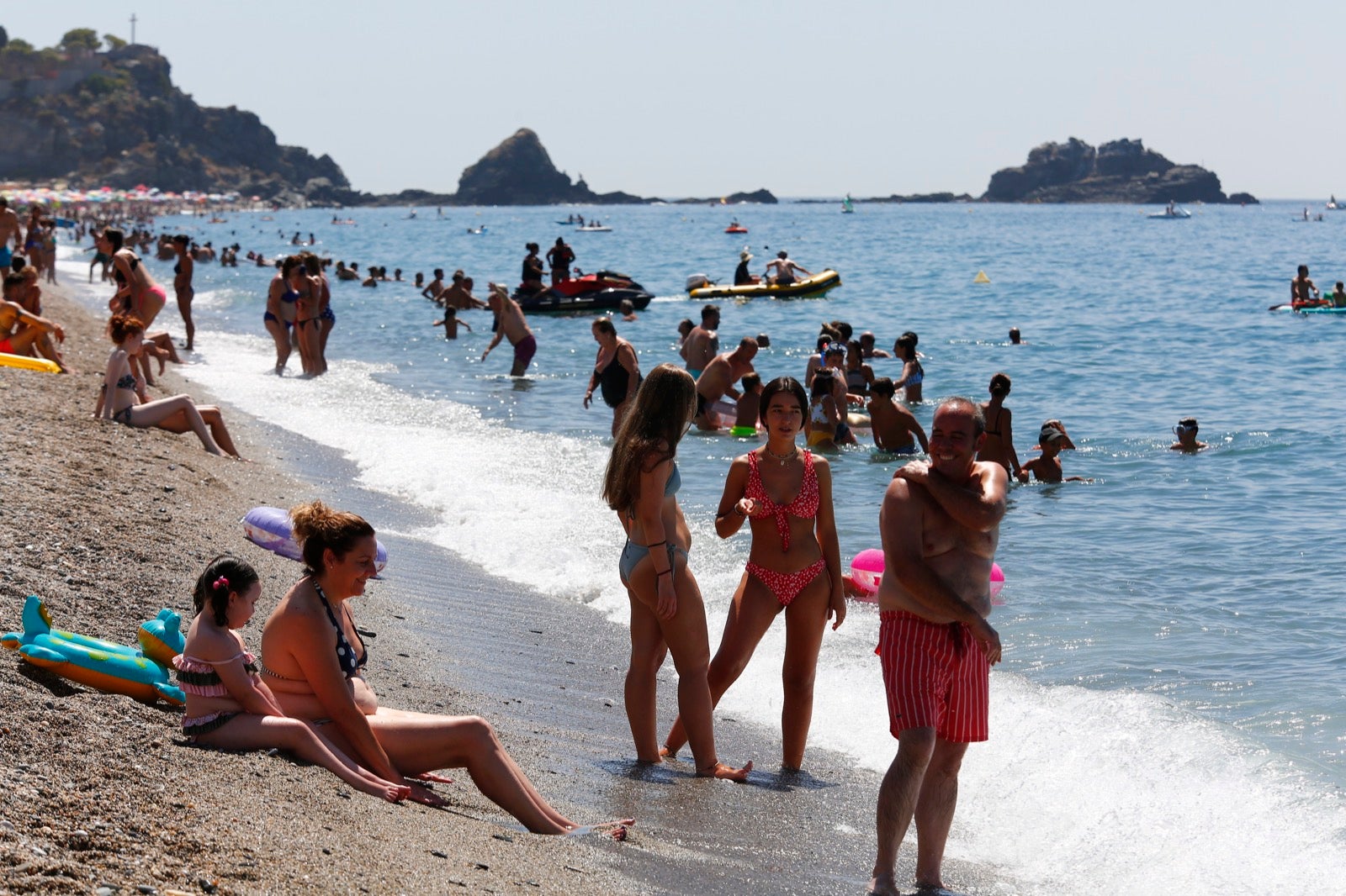 Veraneantes aprovechan los últimos días de mes para escaparse a las localides del litoral. 