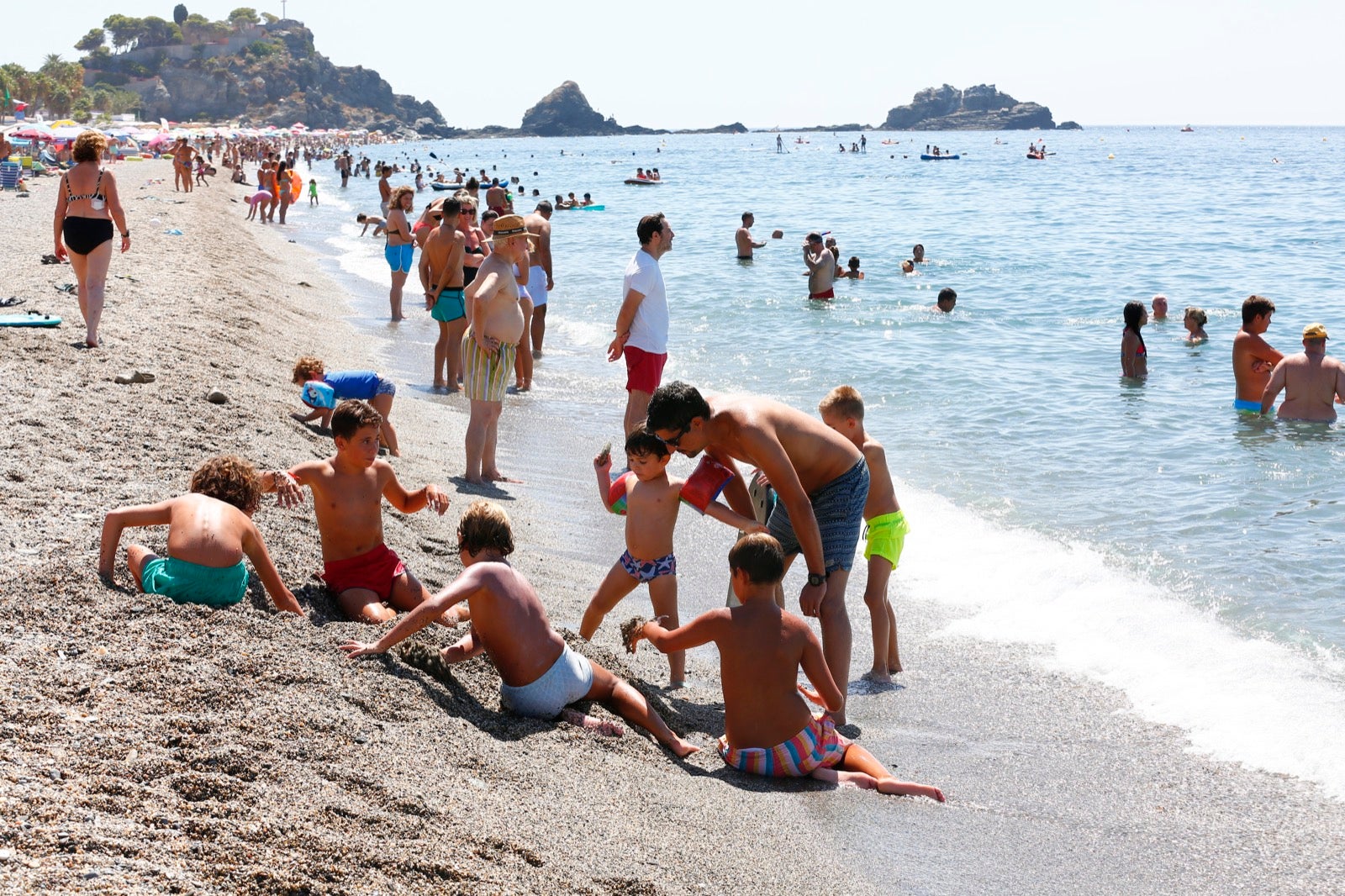 Veraneantes aprovechan los últimos días de mes para escaparse a las localides del litoral. 