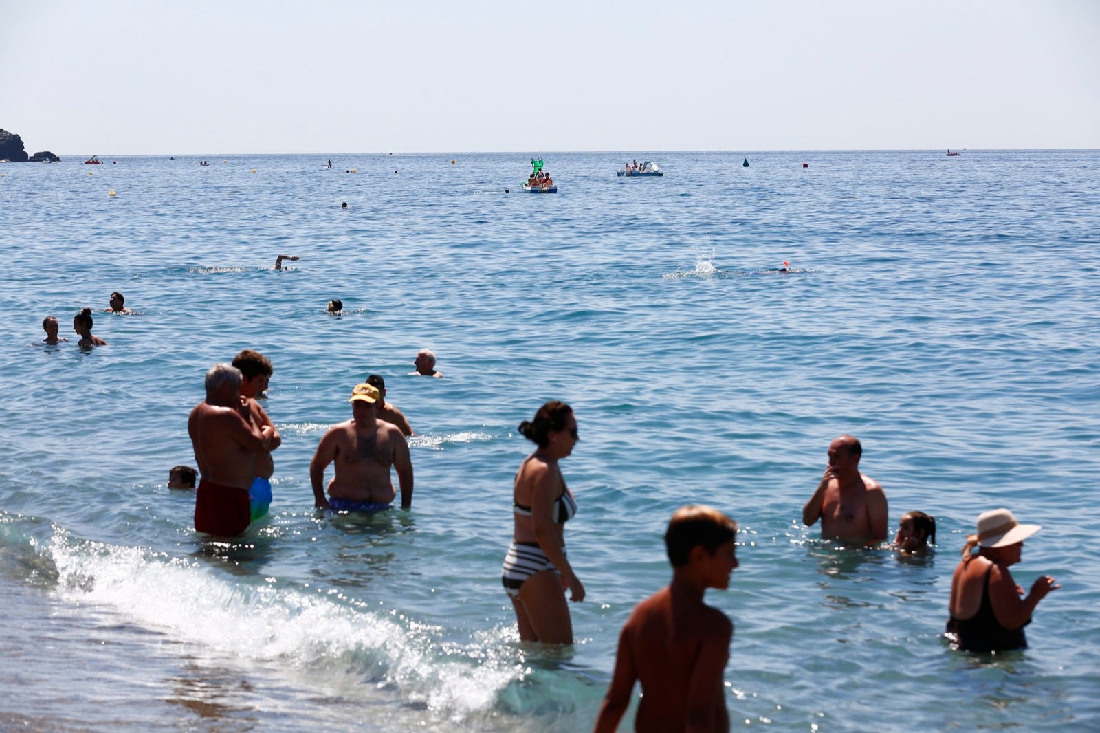 Veraneantes aprovechan los últimos días de mes para escaparse a las localides del litoral. 