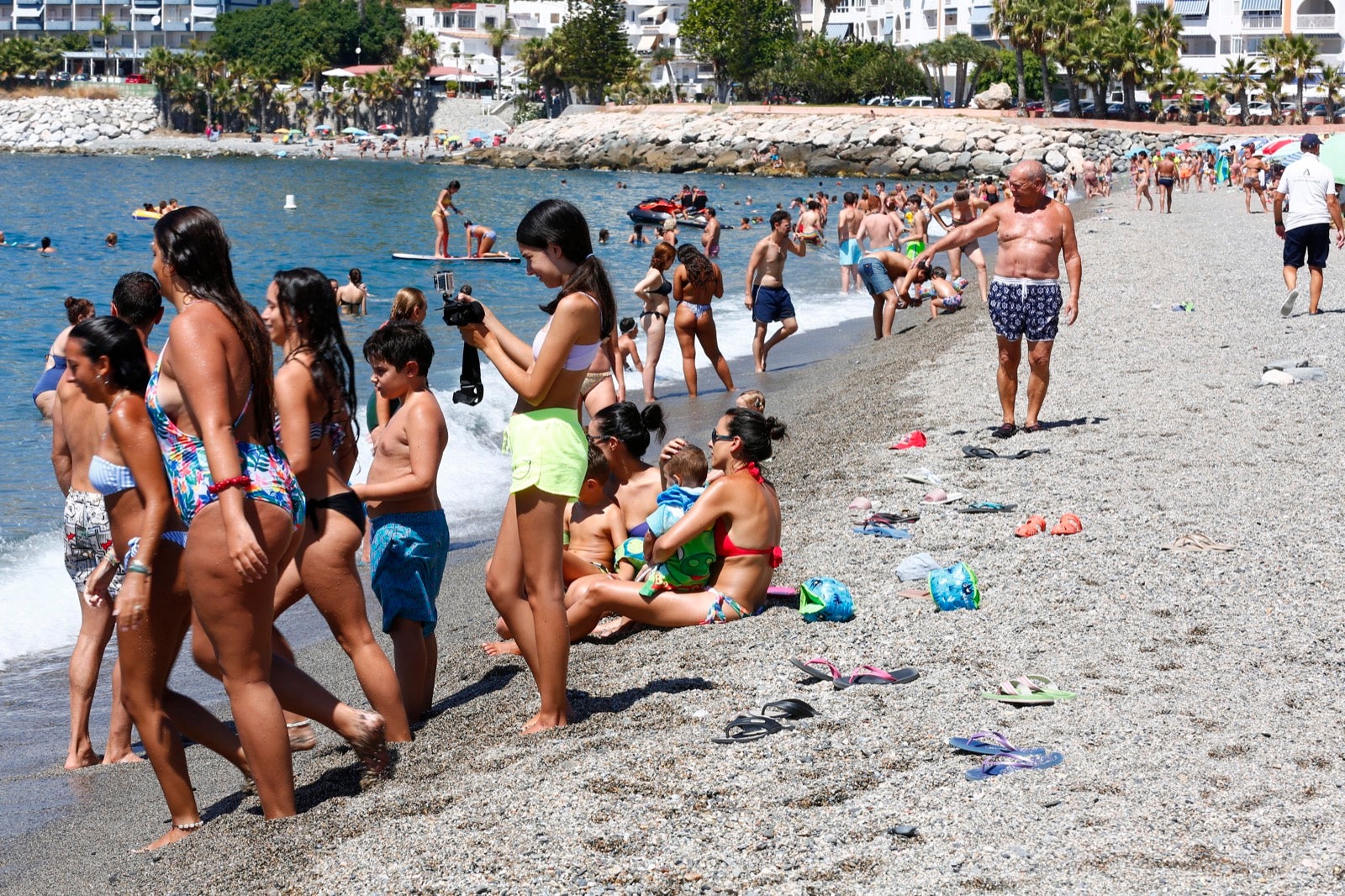 Veraneantes aprovechan los últimos días de mes para escaparse a las localides del litoral. 