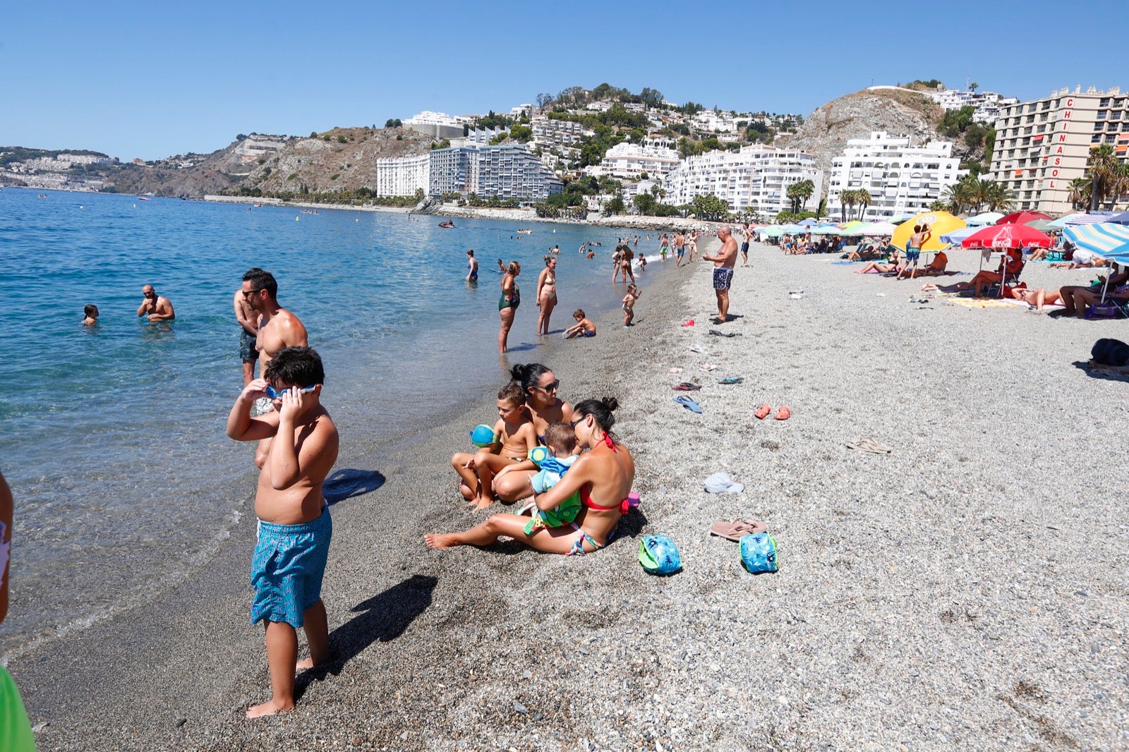 Veraneantes aprovechan los últimos días de mes para escaparse a las localides del litoral. 
