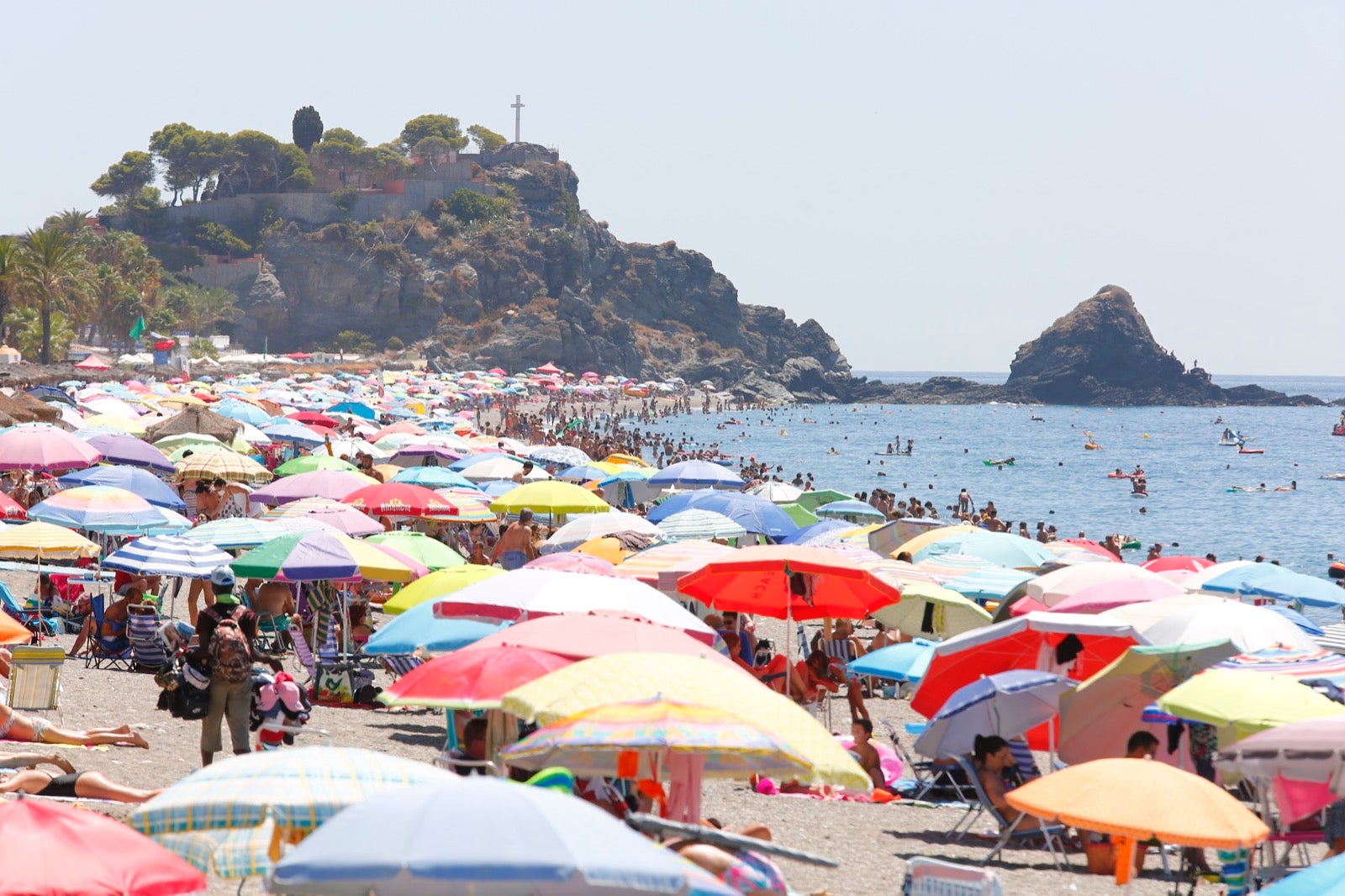 Veraneantes aprovechan los últimos días de mes para escaparse a las localides del litoral. 