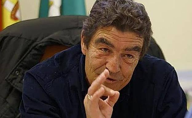 Juez Calatayud: «Estaría bonito reabrir los coles de pueblo cerrados por falta de niños para desahogar los de ciudad»